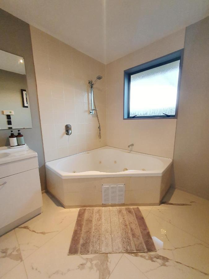 Golden Pearl Bed & Breakfast Christchurch Bagian luar foto